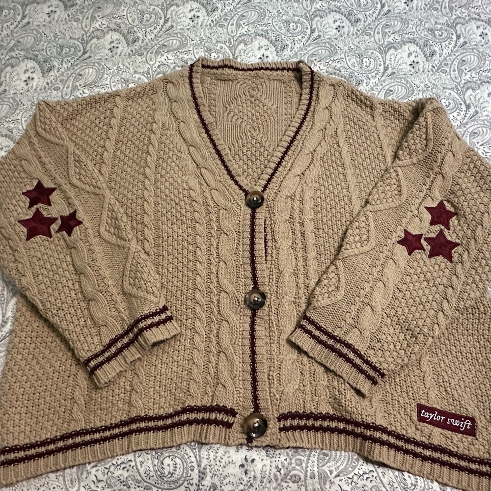 Taylor Swift Beige Holiday Cardigan xl/xxl